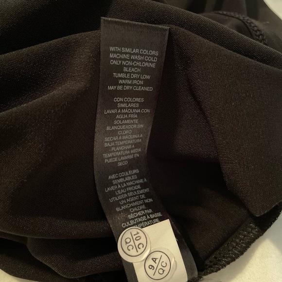 NWOT WHITE HOUSE BLACK MARKET XXS Black Cutout blouse - Picture 4 of 5